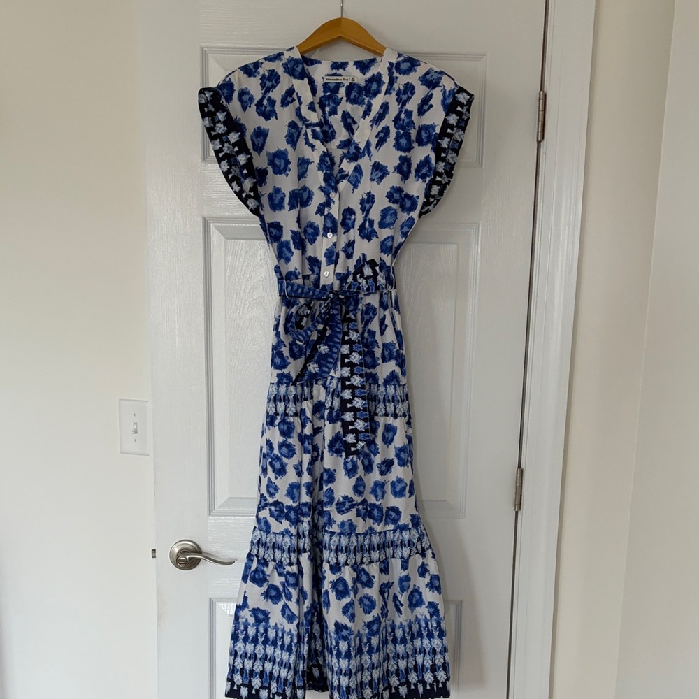Abercrombie & Fitch Blue and White Floral Maxi Dress